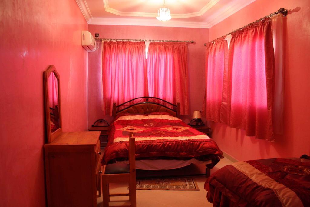 Hotel Amsterdam Ουαρζαζάτ Δωμάτιο φωτογραφία